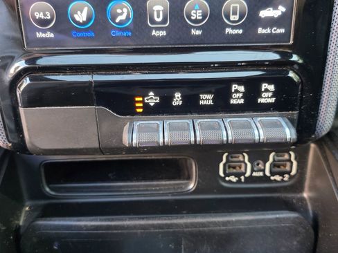 Used 2020 RAM 1500 Limited image 17