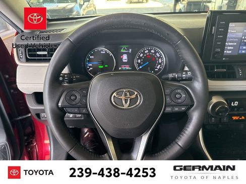 Used 2022 Toyota RAV4 XLE Premium image 20