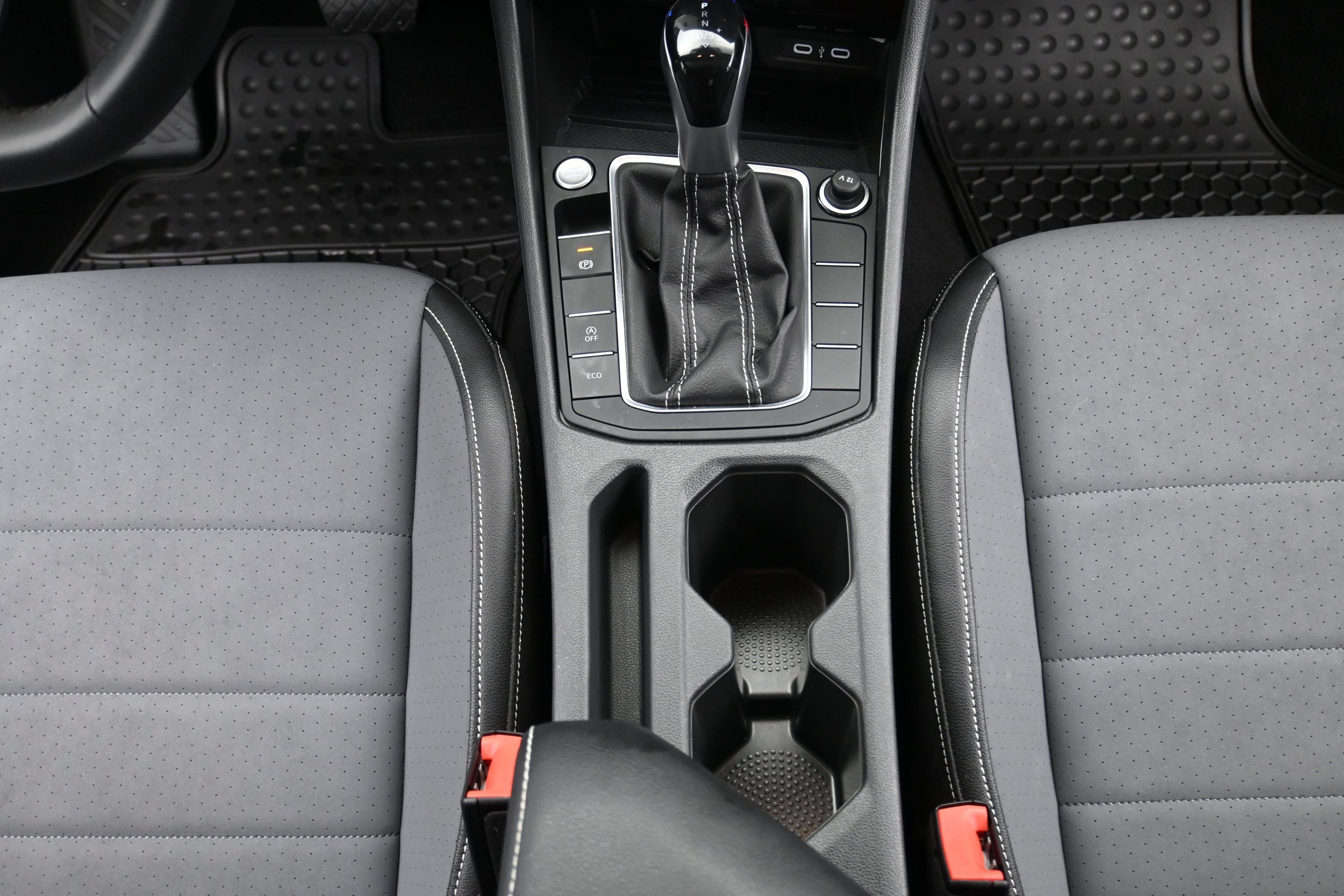 Used 2026 Volkswagen Jetta SE FWD image 18
