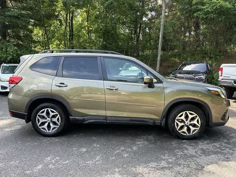 Certified 2023 Subaru Forester Premium AWD/4WD image 3