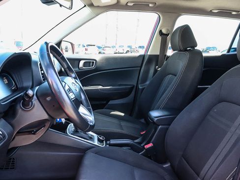 Used 2023 Hyundai Venue SEL FWD image 24
