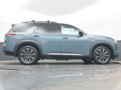 New 2026 Nissan Pathfinder Platinum AWD/4WD image 32