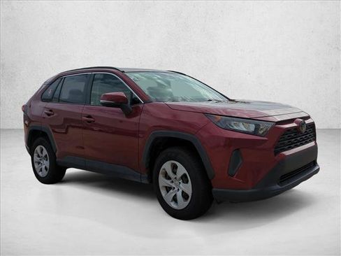 Used 2020 Toyota RAV4 LE AWD/4WD image 3