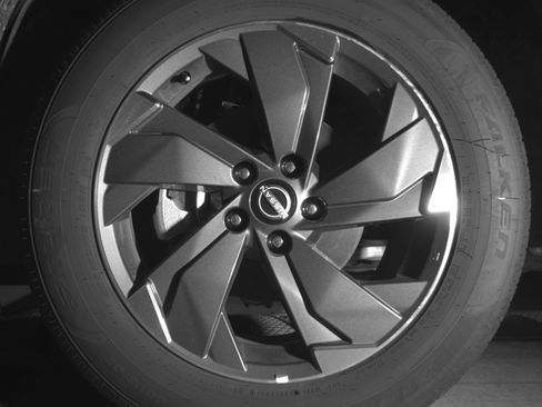 Used 2025 Nissan Rogue SV FWD image 12