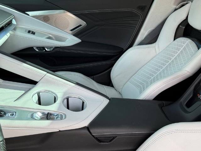 Used 2026 Chevrolet Corvette Z06 RWD image 16