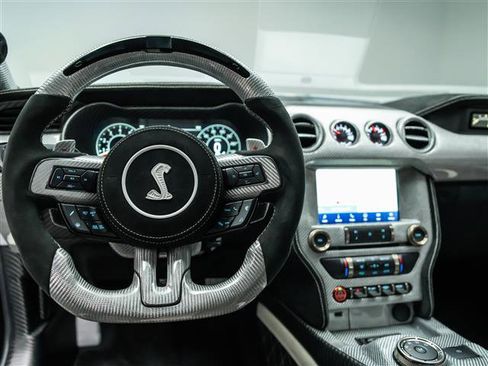 Used 2022 Ford Mustang Shelby GT500 w/ Carbon Fiber Track Pack image 19