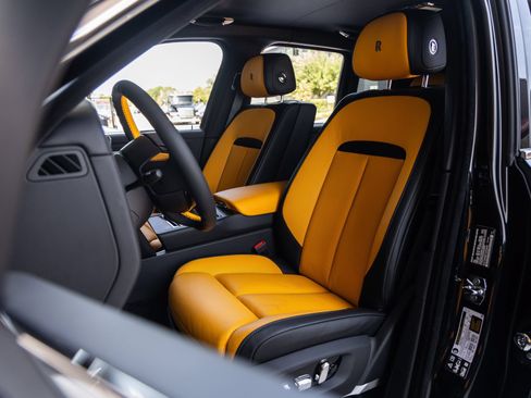 New 2026 Rolls-Royce Cullinan AWD/4WD image 34