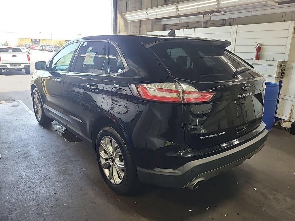 Used 2022 Ford Edge Titanium AWD/4WD image 3