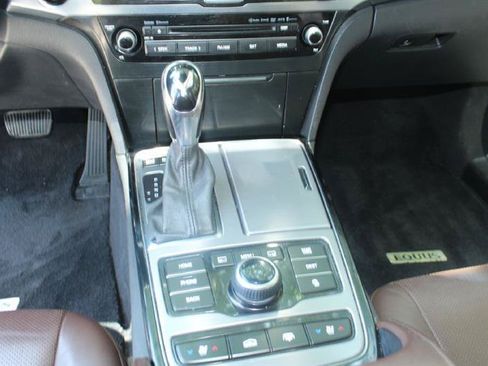 Used 2014 Hyundai Equus Signature RWD image 18