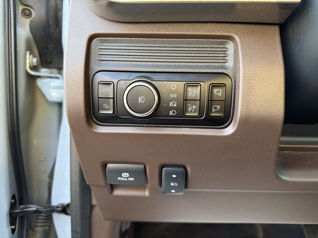 Used 2025 Ford F350 King Ranch AWD/4WD image 21