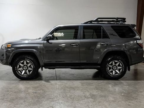 Used 2017 Toyota 4Runner TRD Off-Road AWD/4WD image 13