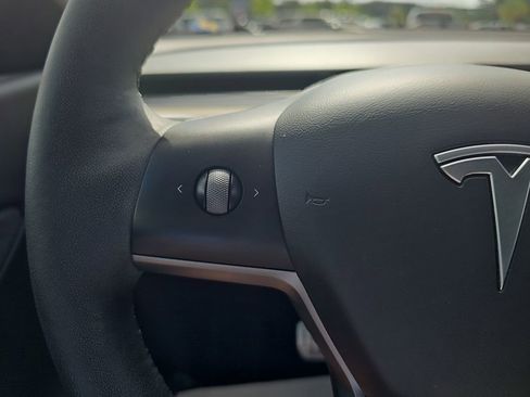 Used 2022 Tesla Model Y Performance AWD/4WD image 22