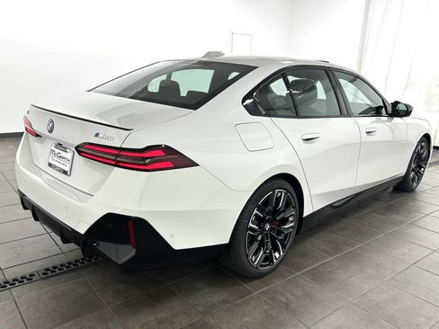 Used 2025 BMW i5 M60 w/ Premium Package image 5