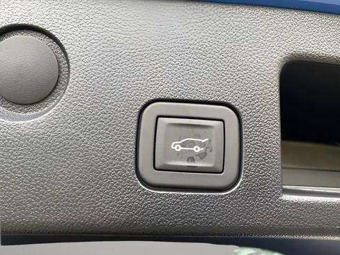 Used 2025 Chevrolet Equinox RS w/ Safety and Technology Package AWD/4WD image 21