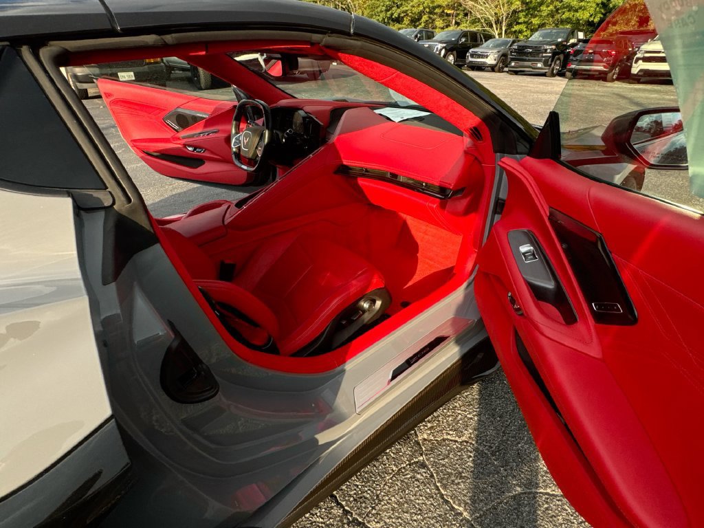 Used 2025 Chevrolet Corvette Z06 w/ Stealth Interior Trim Package RWD image 28