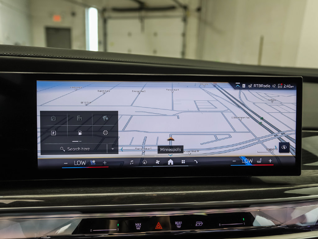 Used 2026 BMW 740i xDrive AWD/4WD image 16