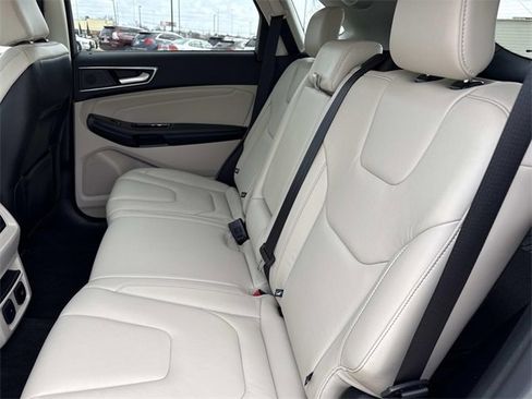 Used 2020 Ford Edge Titanium image 15