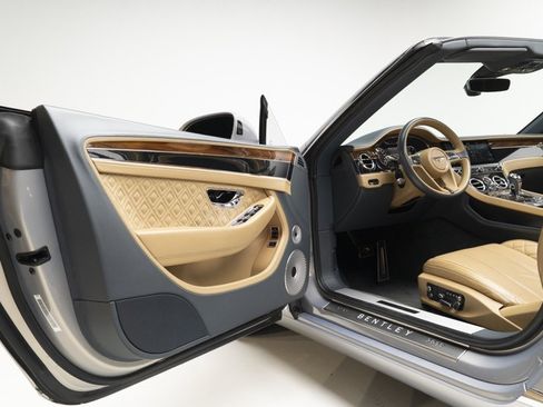 Used 2020 Bentley Continental GT image 19