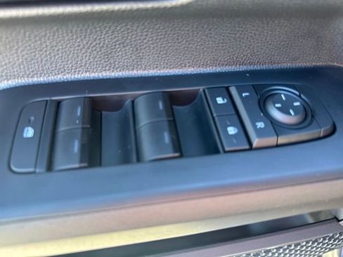 Used 2025 Toyota Tacoma SR5 image 24