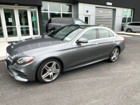 Used 2020 Mercedes-Benz E 450 4MATIC Sedan image 2