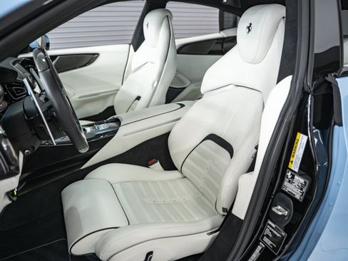 Used 2025 Ferrari Purosangue AWD/4WD image 21