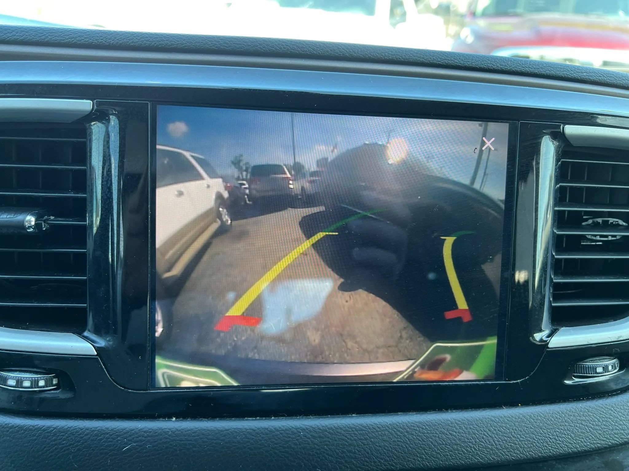 Used 2018 Chrysler Pacifica Touring-L FWD image 16