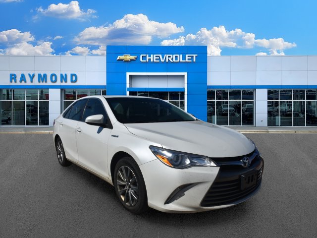 Used 2017 Toyota Camry XLE w/ Moonroof Package FWD image 10
