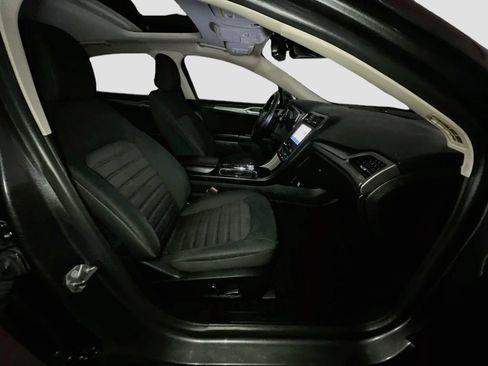 Used 2020 Ford Fusion SE AWD/4WD image 36