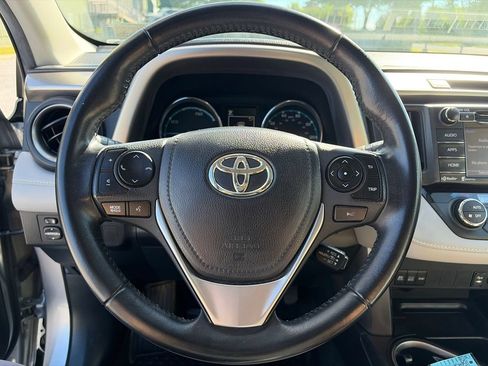 Used 2018 Toyota RAV4 XLE AWD/4WD image 18