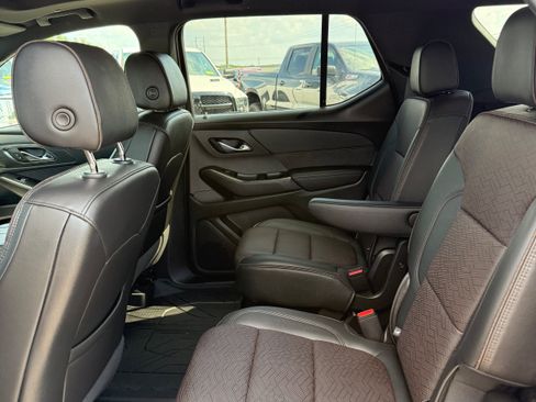 Used 2023 Chevrolet Traverse High Country w/ LPO, Floor Liner Package AWD/4WD image 40