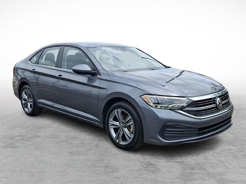 Used 2024 Volkswagen Jetta SE FWD image 7