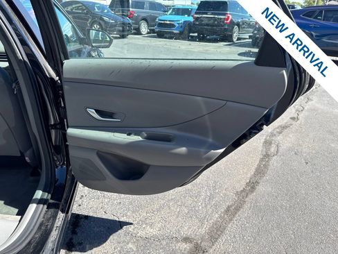 Used 2023 Hyundai Elantra SEL FWD image 12