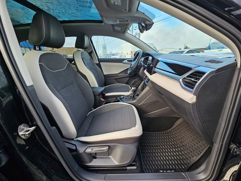 New 2025 Volkswagen Taos SE image 31