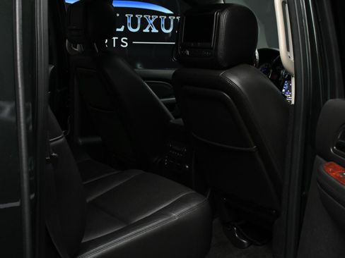 Used 2013 Cadillac Escalade EXT Luxury AWD/4WD image 37