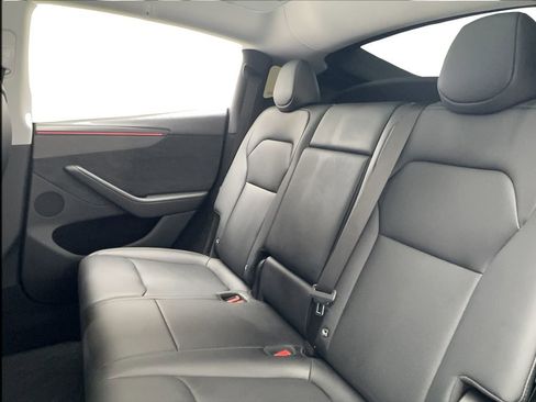 Used 2026 Tesla Model Y AWD image 17