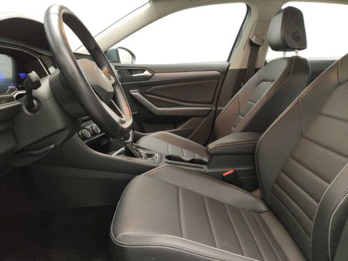 Used 2024 Volkswagen Jetta SE FWD image 17