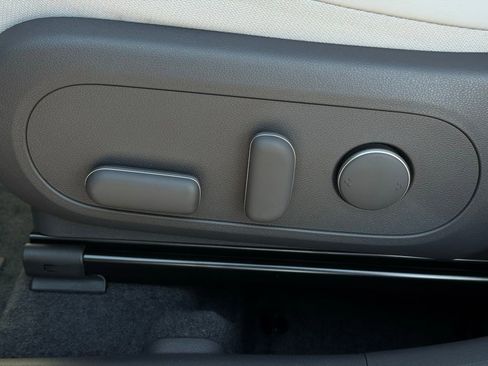 Used 2026 Hyundai Kona SEL Premium image 20