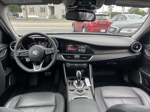 Used 2021 Alfa Romeo Giulia Ti image 21