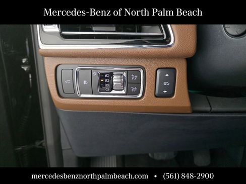 Used 2023 Lincoln Navigator Reserve image 25
