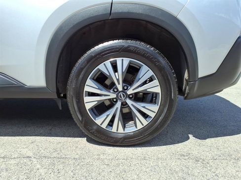 Used 2023 Nissan Rogue SV AWD/4WD image 5