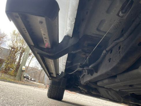 Used 2012 Ford F150 Lariat w/ Lariat Chrome Pkg image 25