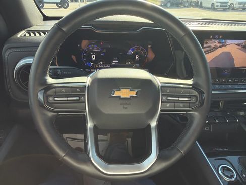Used 2024 Chevrolet Colorado LT w/ LT Convenience Package III AWD/4WD image 17