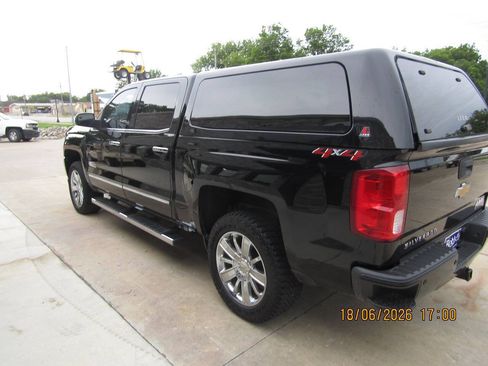Used 2018 Chevrolet Silverado 1500 High Country AWD/4WD image 6