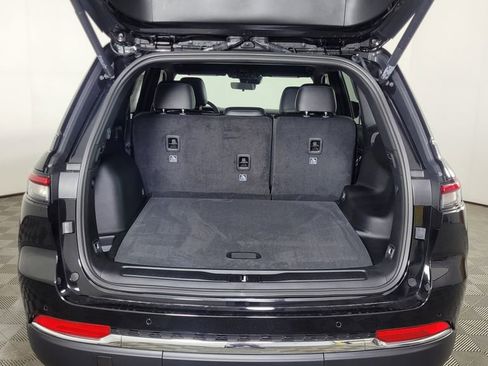 New 2025 Jeep Grand Cherokee Limited image 10