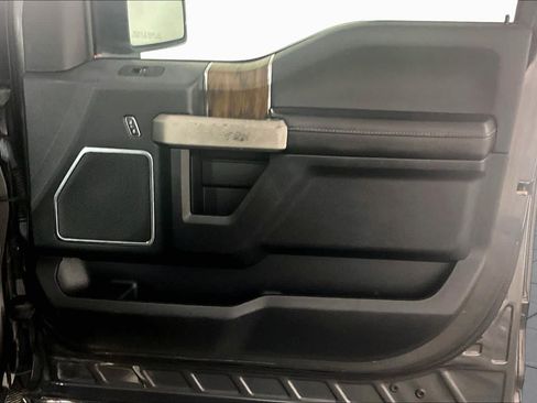 Used 2019 Ford F150 Lariat w/ Equipment Group 501A Mid RWD image 21