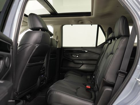 Used 2024 Honda Pilot Touring image 20