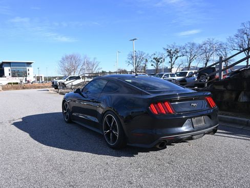 Used 2017 Ford Mustang Premium image 9