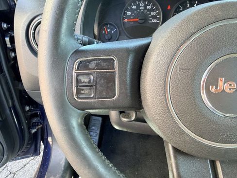 Used 2013 Jeep Patriot Latitude w/ Sun/Sound Group AWD/4WD image 13