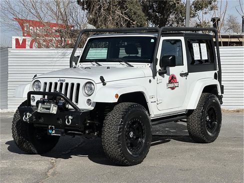 Used 2017 Jeep Wrangler Sahara w/ Connectivity Group image 6