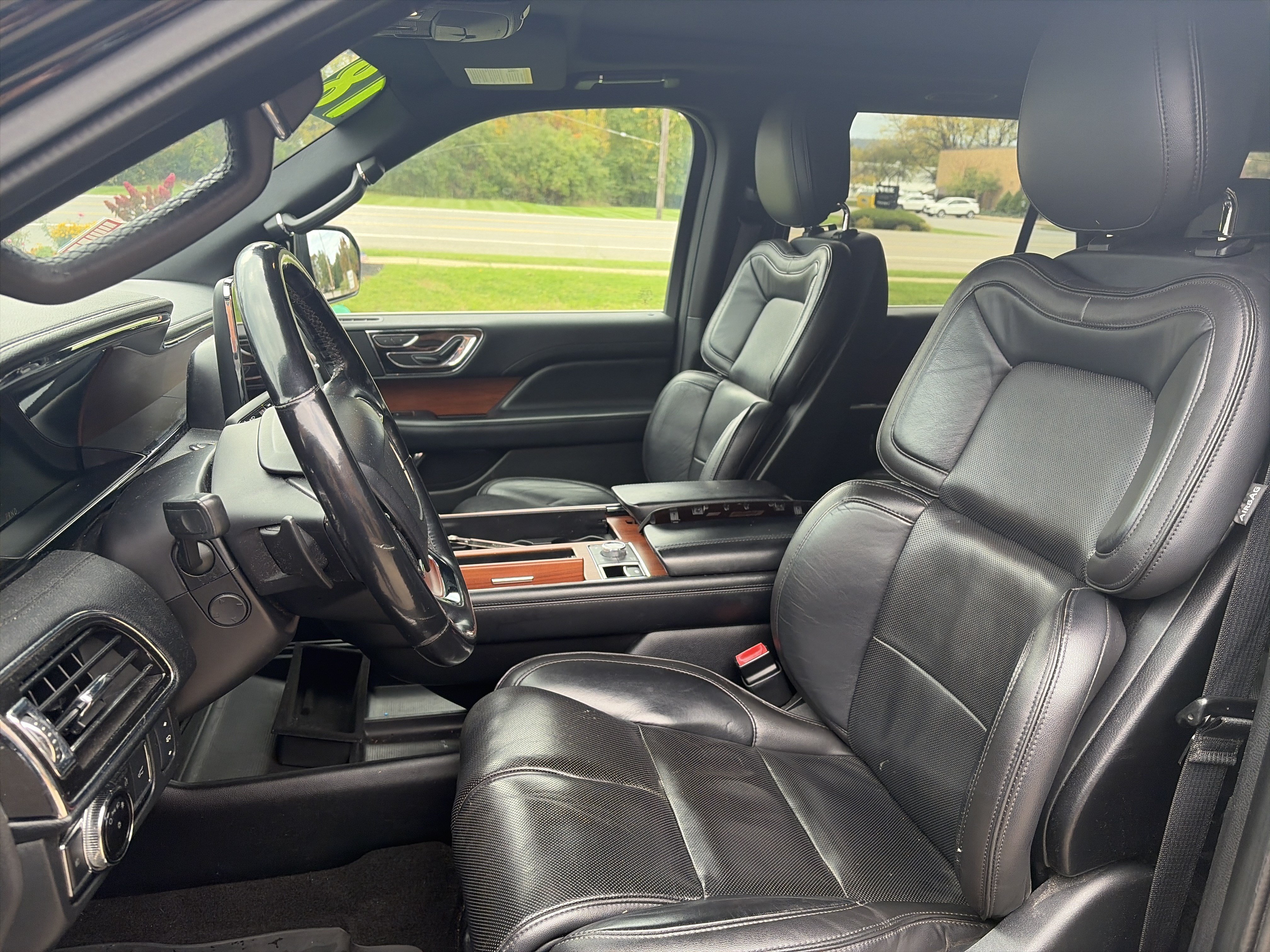 Used 2018 Lincoln Navigator Select AWD/4WD image 12